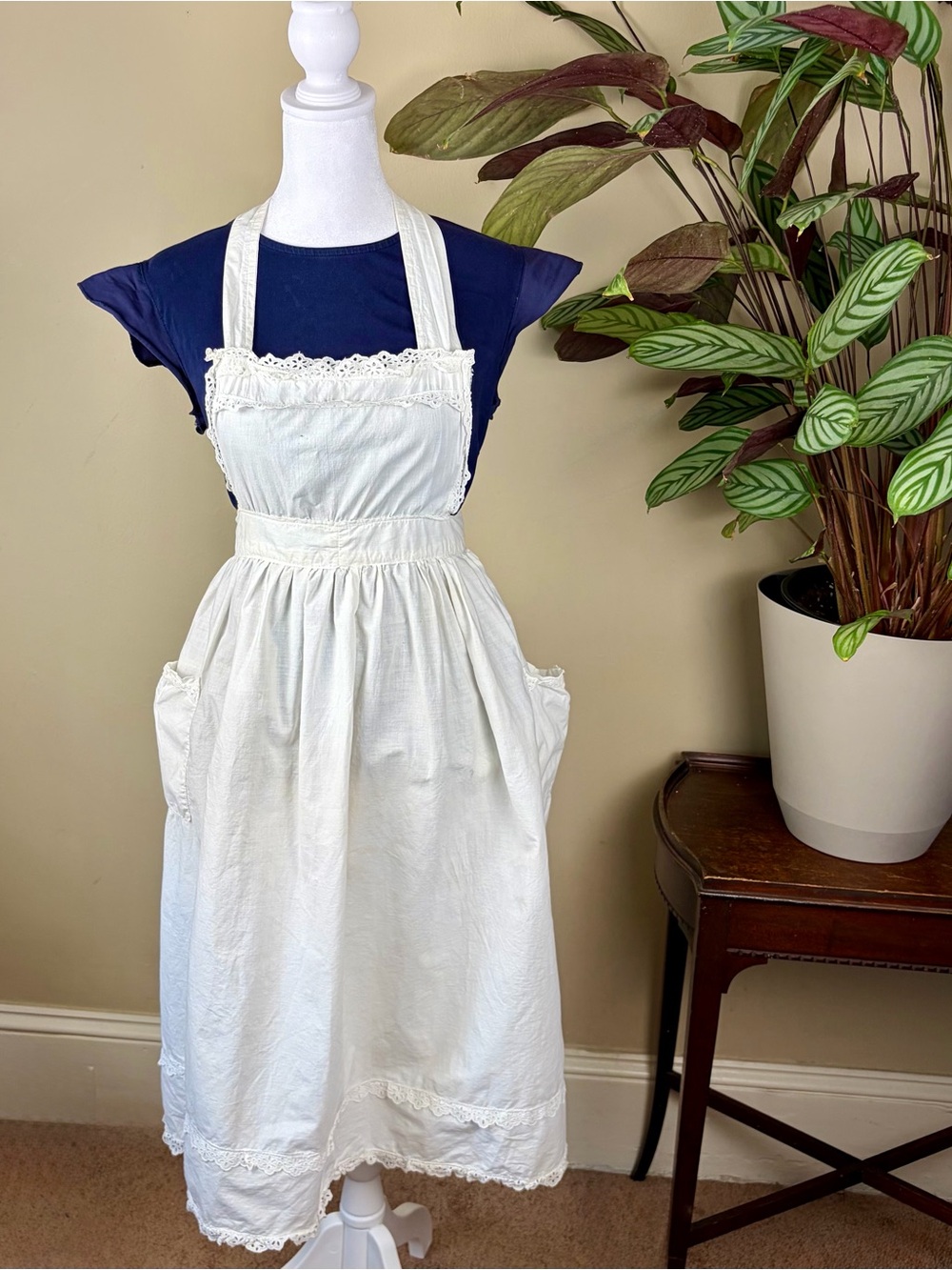 Vintage Cottagecore Eyelet Lace Apron White Cotton with Lace Trimmed Pockets